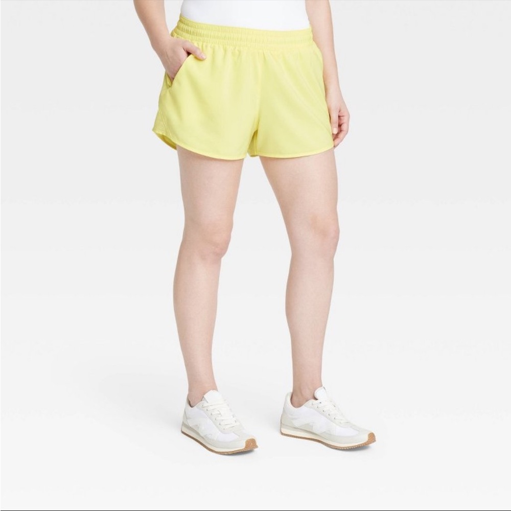 All in motion women’s mid rise running shorts 3” - Picture 4 of 5